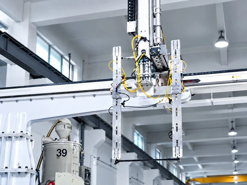 RBTIC Injection Moulding Robot in Factory