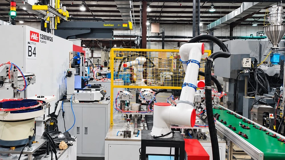 RBTIC cobot for injection molding RBTIC cobot for injection molding